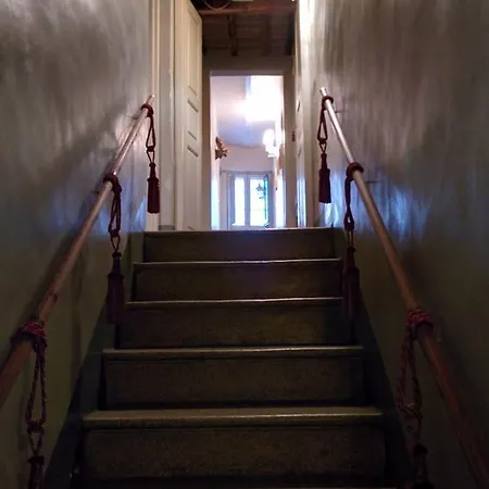 B & B 